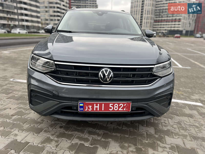 Внедорожник / Кроссовер Volkswagen Tiguan 2024 в Киеве