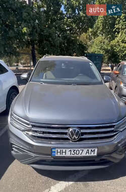 Позашляховик / Кросовер Volkswagen Tiguan 2022 в Одесі