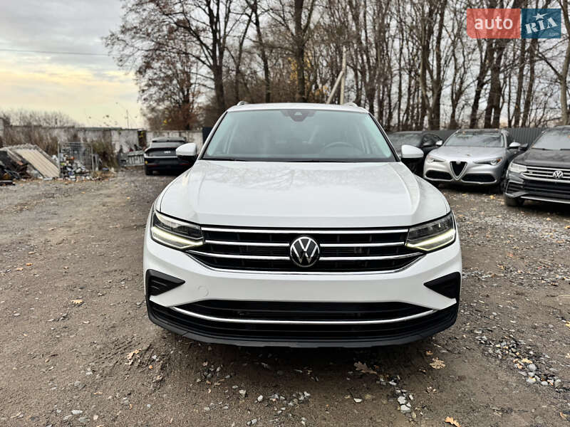 Внедорожник / Кроссовер Volkswagen Tiguan 2023 в Ровно