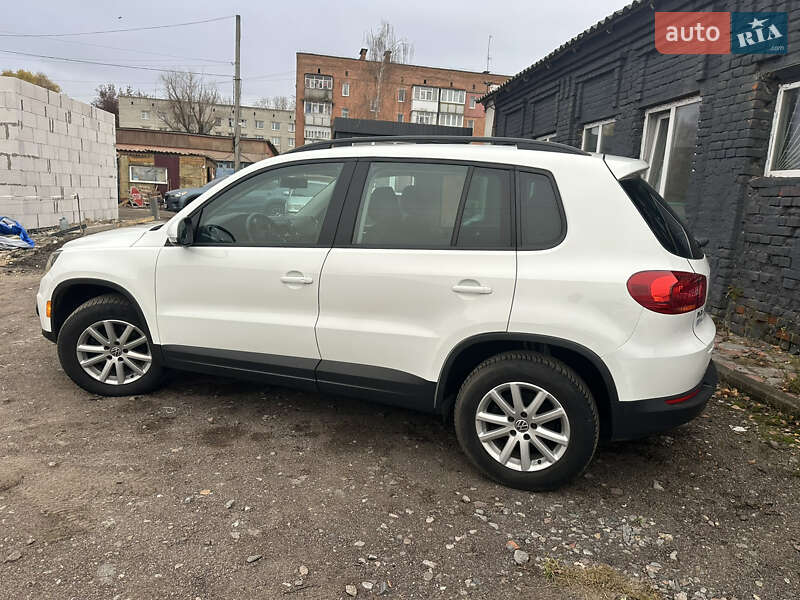 Внедорожник / Кроссовер Volkswagen Tiguan 2016 в Нежине