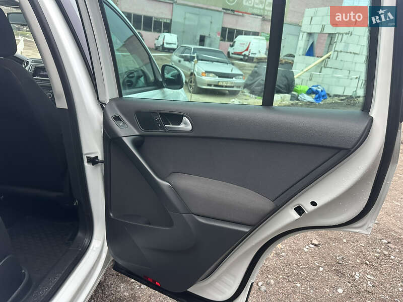 Внедорожник / Кроссовер Volkswagen Tiguan 2016 в Нежине