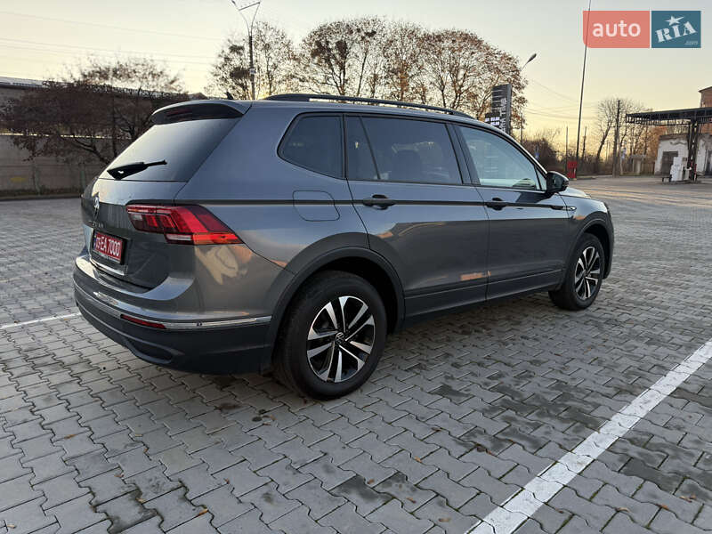 Внедорожник / Кроссовер Volkswagen Tiguan 2023 в Нововолынске