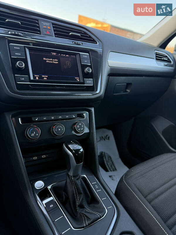 Внедорожник / Кроссовер Volkswagen Tiguan 2023 в Нововолынске