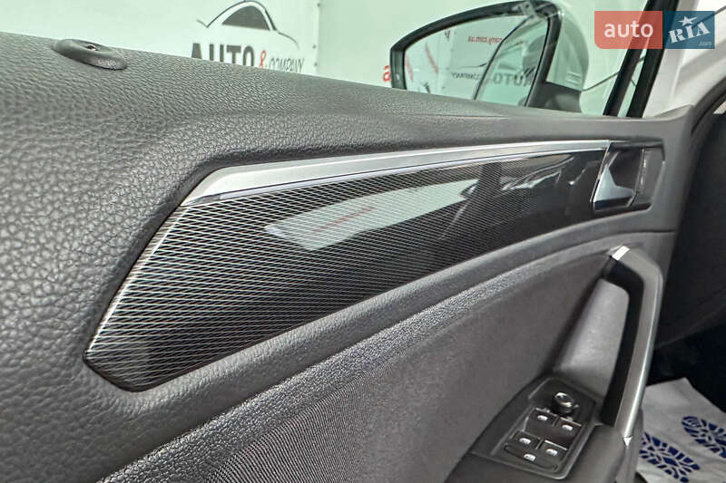 Внедорожник / Кроссовер Volkswagen Tiguan 2016 в Львове