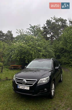 Внедорожник / Кроссовер Volkswagen Tiguan 2010 в Радивилове