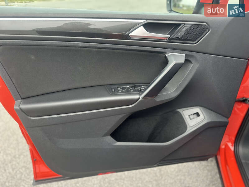 Внедорожник / Кроссовер Volkswagen Tiguan 2018 в Киеве