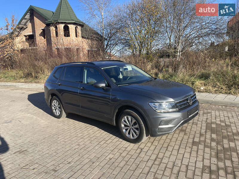 Внедорожник / Кроссовер Volkswagen Tiguan 2020 в Львове