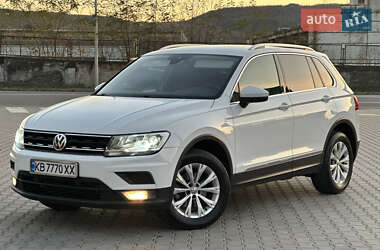 Позашляховик / Кросовер Volkswagen Tiguan 2017 в Могилів-Подільському