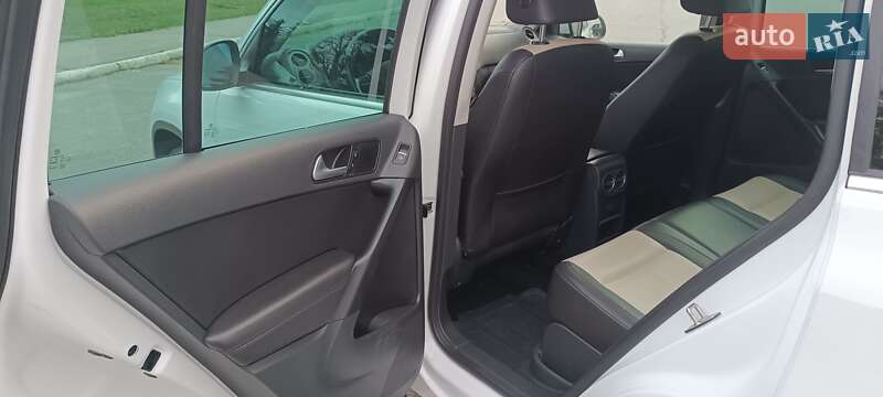 Внедорожник / Кроссовер Volkswagen Tiguan 2016 в Желтых Водах