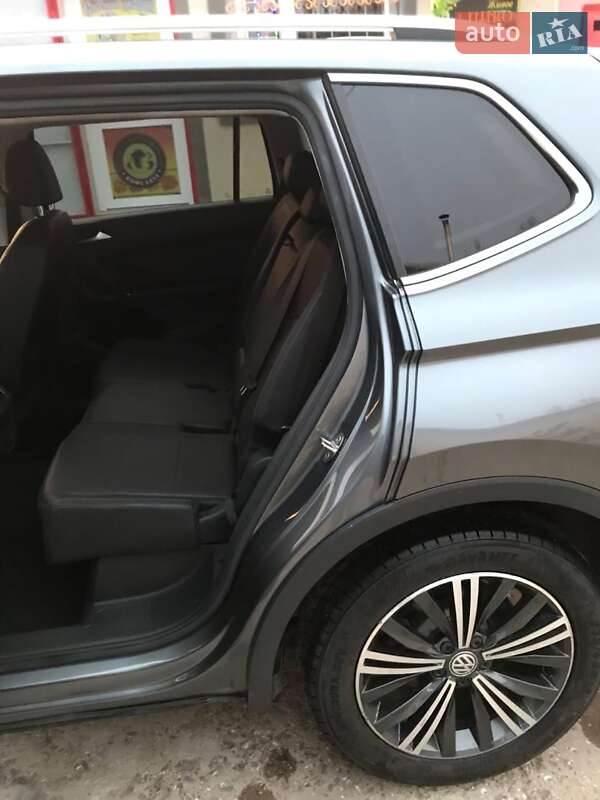 Внедорожник / Кроссовер Volkswagen Tiguan 2017 в Белгороде-Днестровском фото 5 Внедорожник / Кроссовер Volkswagen Tiguan 2017 в Белгороде-Днестровском