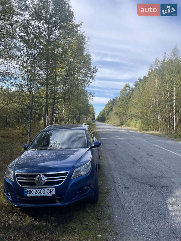 Внедорожник / Кроссовер Volkswagen Tiguan 2008 в Киеве