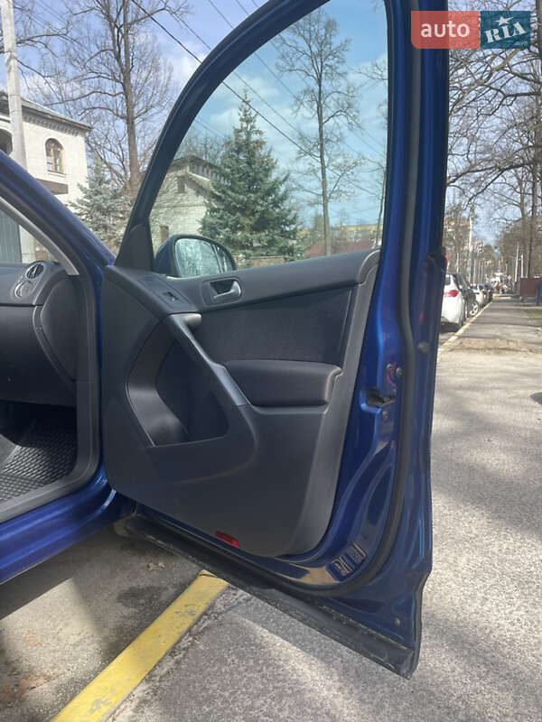 Внедорожник / Кроссовер Volkswagen Tiguan 2008 в Киеве