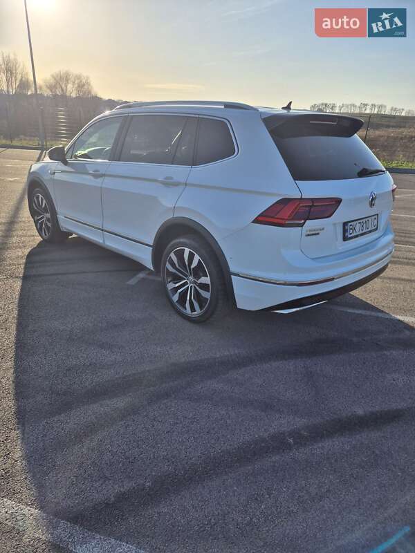 Внедорожник / Кроссовер Volkswagen Tiguan 2018 в Ровно