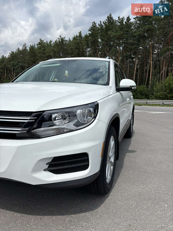 Внедорожник / Кроссовер Volkswagen Tiguan 2016 в Киеве