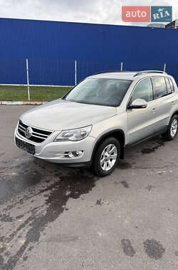 Внедорожник / Кроссовер Volkswagen Tiguan 2009 в Хмельнике