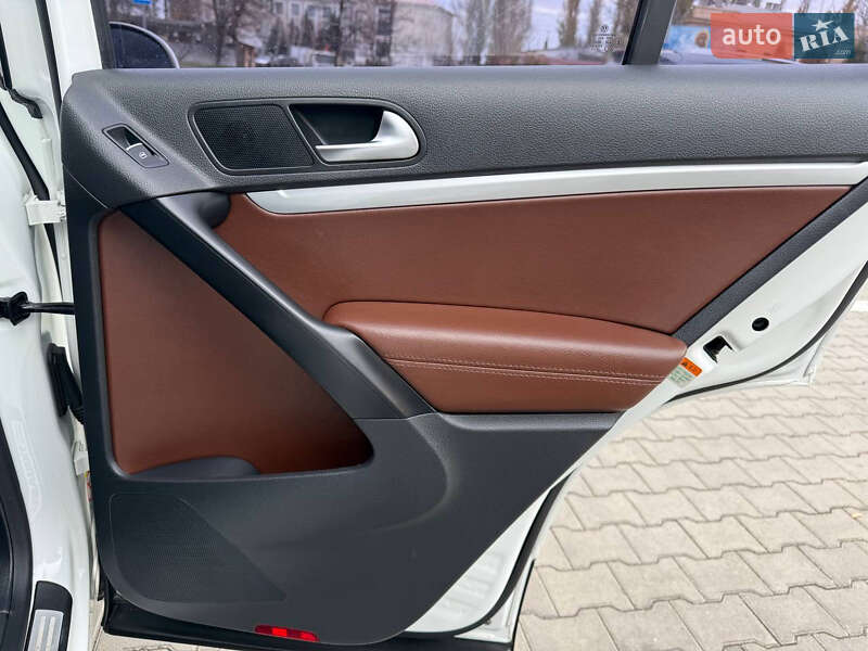 Позашляховик / Кросовер Volkswagen Tiguan 2015 в Одесі фото 44 Позашляховик / Кросовер Volkswagen Tiguan 2015 в Одесі