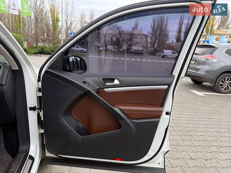 Позашляховик / Кросовер Volkswagen Tiguan 2015 в Одесі фото 47 Позашляховик / Кросовер Volkswagen Tiguan 2015 в Одесі
