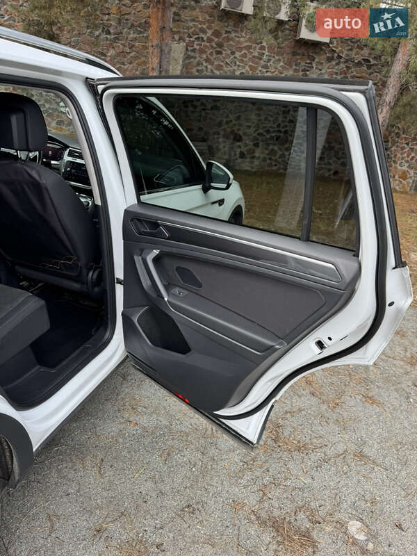 Позашляховик / Кросовер Volkswagen Tiguan 2018 в Києві фото 9 Позашляховик / Кросовер Volkswagen Tiguan 2018 в Києві