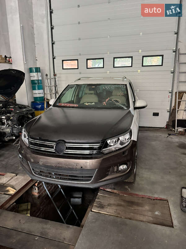 Внедорожник / Кроссовер Volkswagen Tiguan 2013 в Дубно