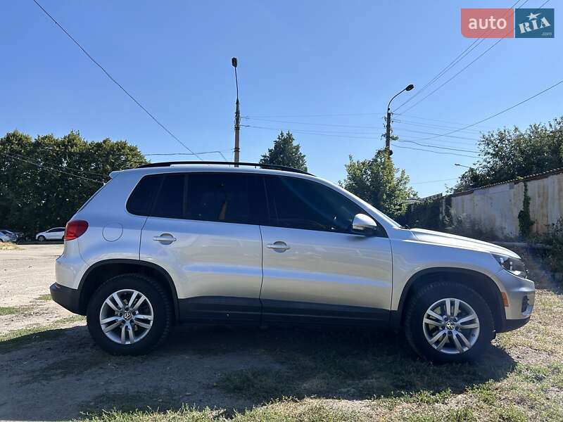 Внедорожник / Кроссовер Volkswagen Tiguan 2015 в Харькове