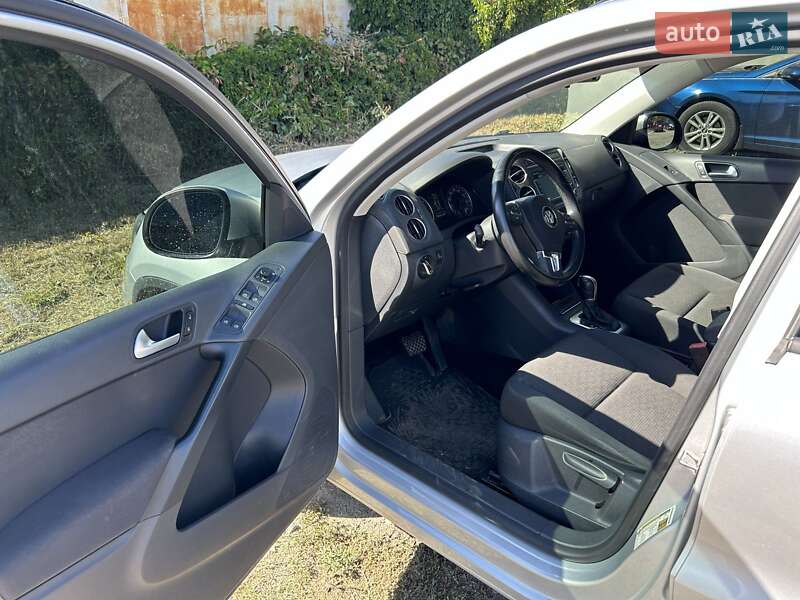 Внедорожник / Кроссовер Volkswagen Tiguan 2015 в Харькове