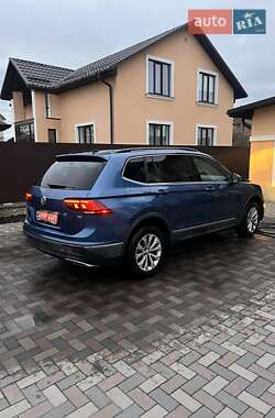 Внедорожник / Кроссовер Volkswagen Tiguan 2018 в Хмельницком