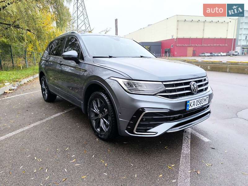 Внедорожник / Кроссовер Volkswagen Tiguan 2021 в Киеве
