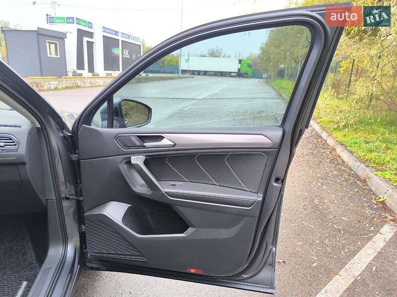 Внедорожник / Кроссовер Volkswagen Tiguan 2021 в Киеве