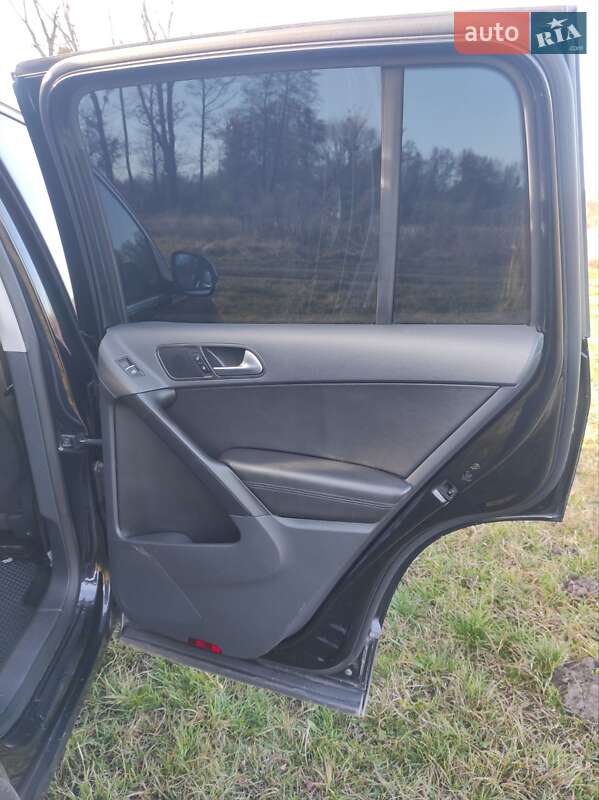 Внедорожник / Кроссовер Volkswagen Tiguan 2011 в Ильинцах