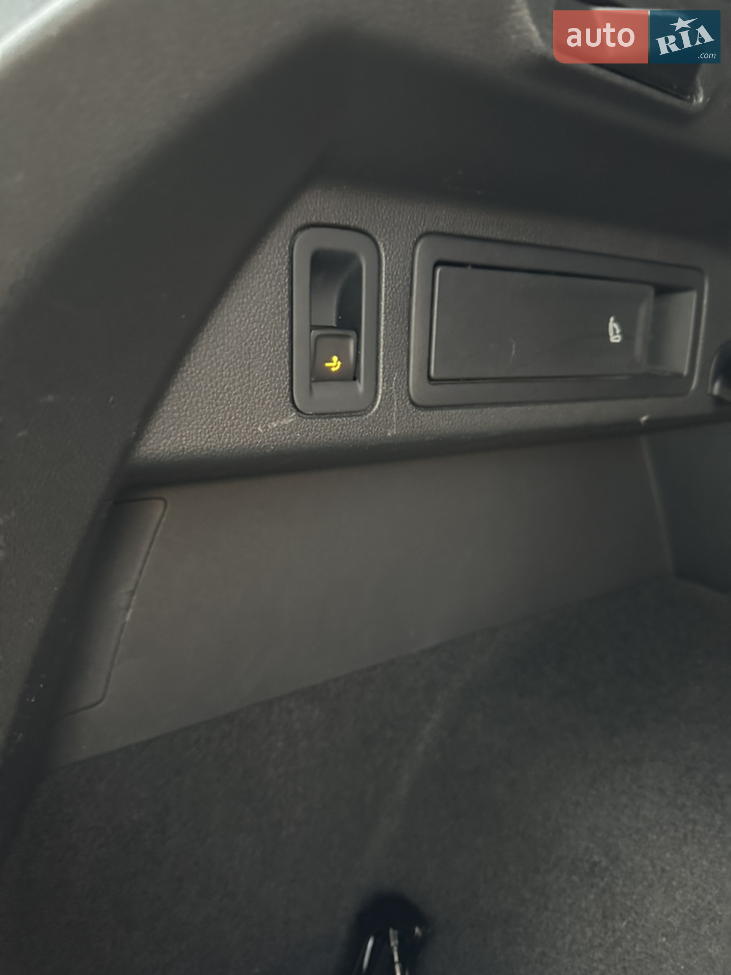 2016 Volkswagen Tiguan - мініатюра 21
