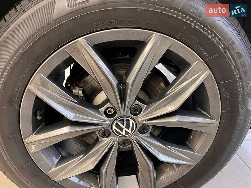 Внедорожник / Кроссовер Volkswagen Tiguan 2023 в Киеве