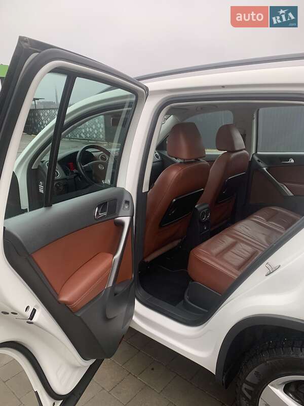 Внедорожник / Кроссовер Volkswagen Tiguan 2008 в Каменец-Подольском