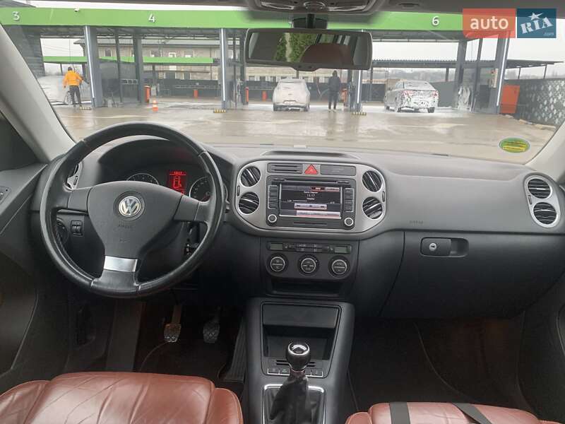Внедорожник / Кроссовер Volkswagen Tiguan 2008 в Каменец-Подольском