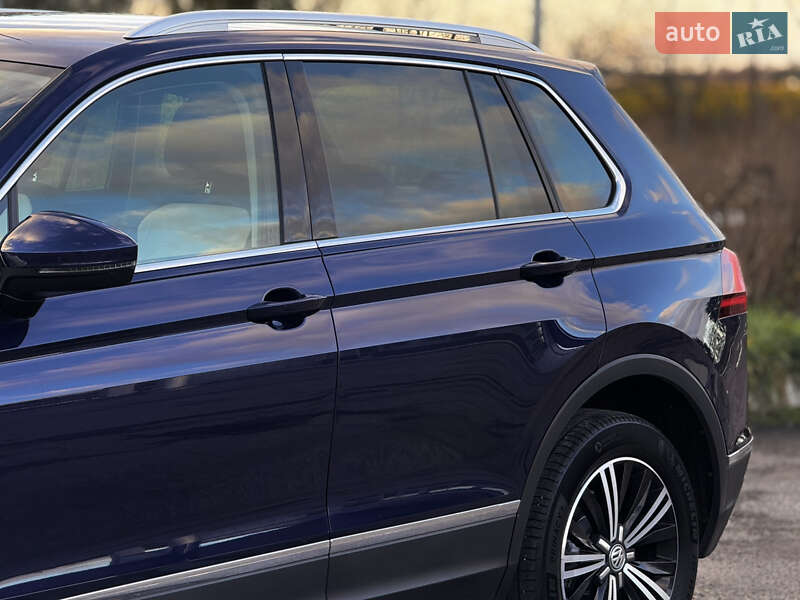 Внедорожник / Кроссовер Volkswagen Tiguan 2017 в Радивилове