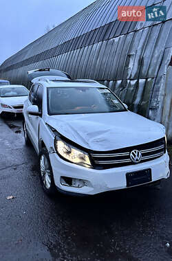 Внедорожник / Кроссовер Volkswagen Tiguan 2015 в Ровно
