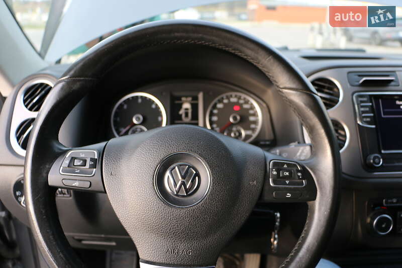 Внедорожник / Кроссовер Volkswagen Tiguan 2010 в Киеве