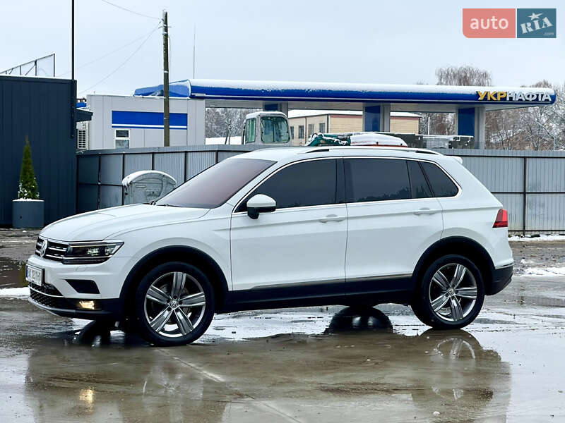 Внедорожник / Кроссовер Volkswagen Tiguan 2017 в Млинове