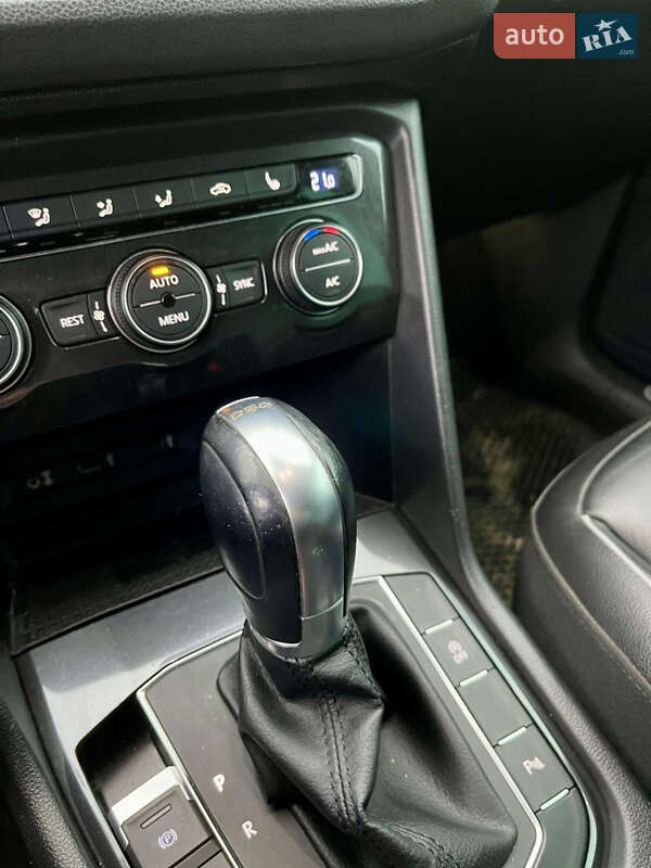 Внедорожник / Кроссовер Volkswagen Tiguan 2017 в Млинове