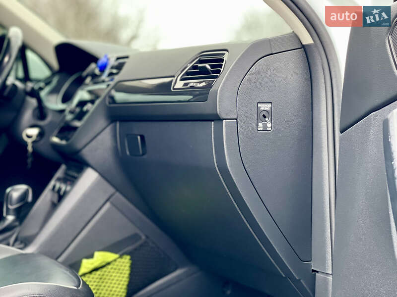 Внедорожник / Кроссовер Volkswagen Tiguan 2017 в Млинове