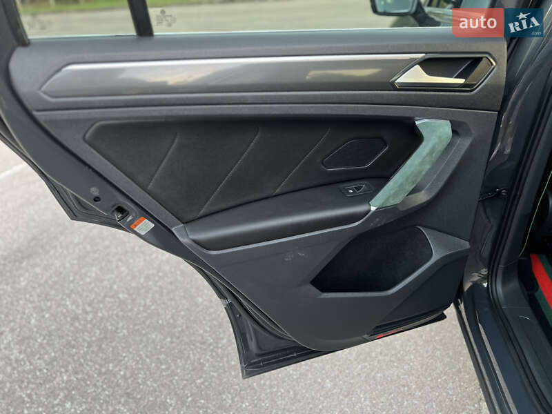 Внедорожник / Кроссовер Volkswagen Tiguan 2018 в Киеве фото 24 Внедорожник / Кроссовер Volkswagen Tiguan 2018 в Киеве