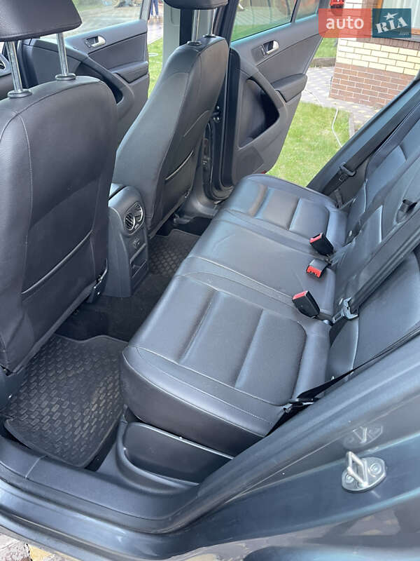 Внедорожник / Кроссовер Volkswagen Tiguan 2016 в Ровно