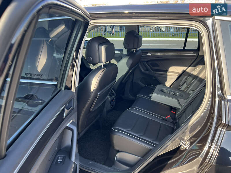 Внедорожник / Кроссовер Volkswagen Tiguan 2019 в Одессе