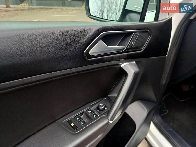 Внедорожник / Кроссовер Volkswagen Tiguan 2018 в Горишних Плавнях