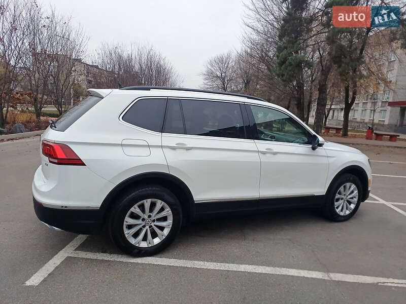 Внедорожник / Кроссовер Volkswagen Tiguan 2018 в Горишних Плавнях
