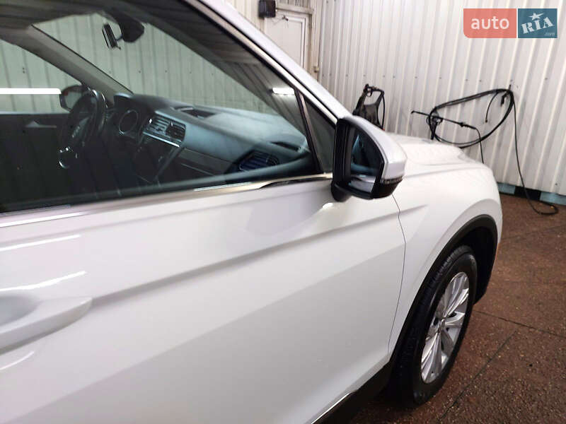 Внедорожник / Кроссовер Volkswagen Tiguan 2018 в Горишних Плавнях