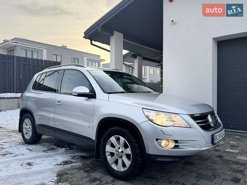 Внедорожник / Кроссовер Volkswagen Tiguan 2010 в Львове