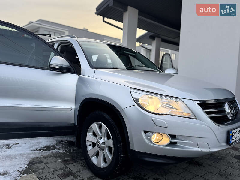 Внедорожник / Кроссовер Volkswagen Tiguan 2010 в Львове