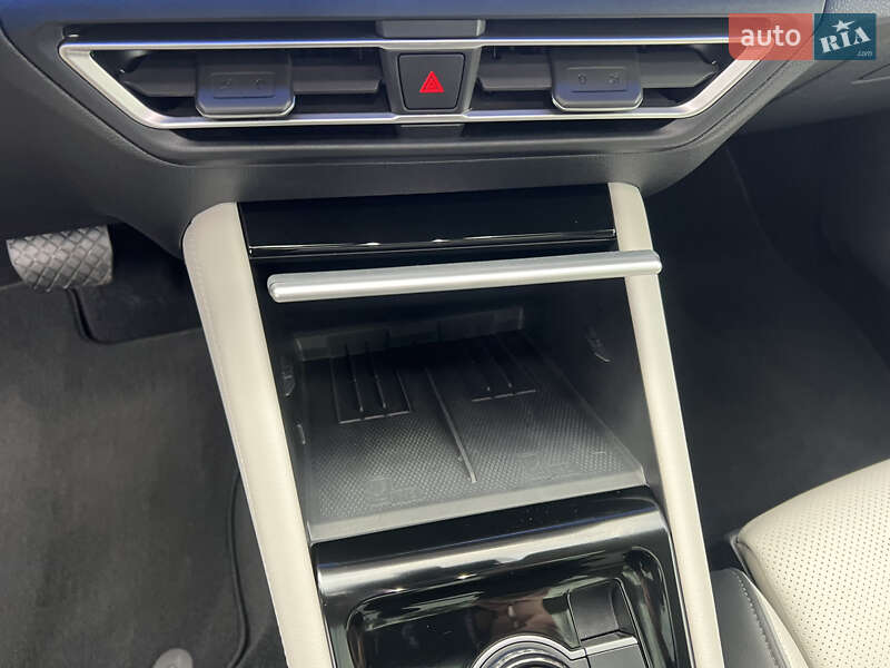 Внедорожник / Кроссовер Volkswagen Tiguan 2024 в Киеве