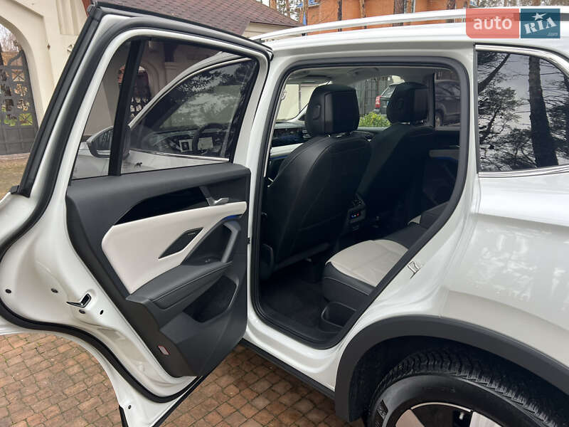 Внедорожник / Кроссовер Volkswagen Tiguan 2024 в Киеве