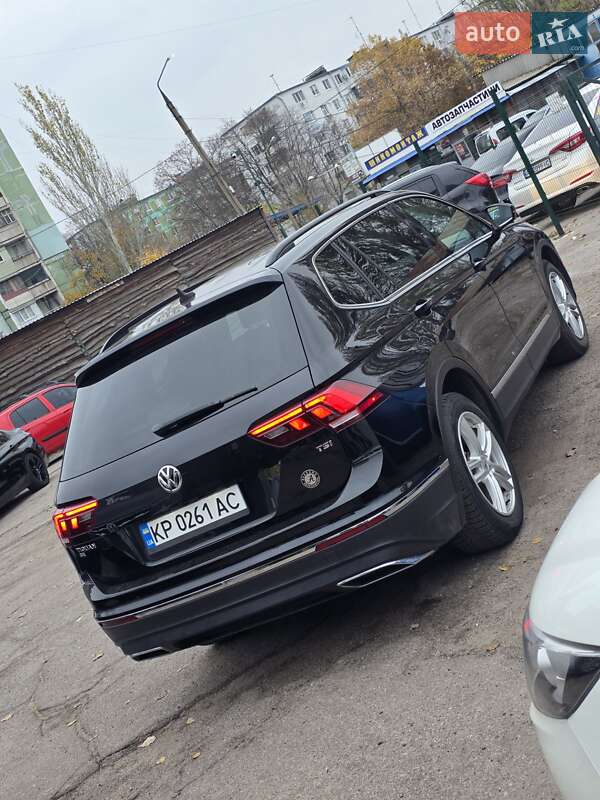 Внедорожник / Кроссовер Volkswagen Tiguan 2017 в Запорожье